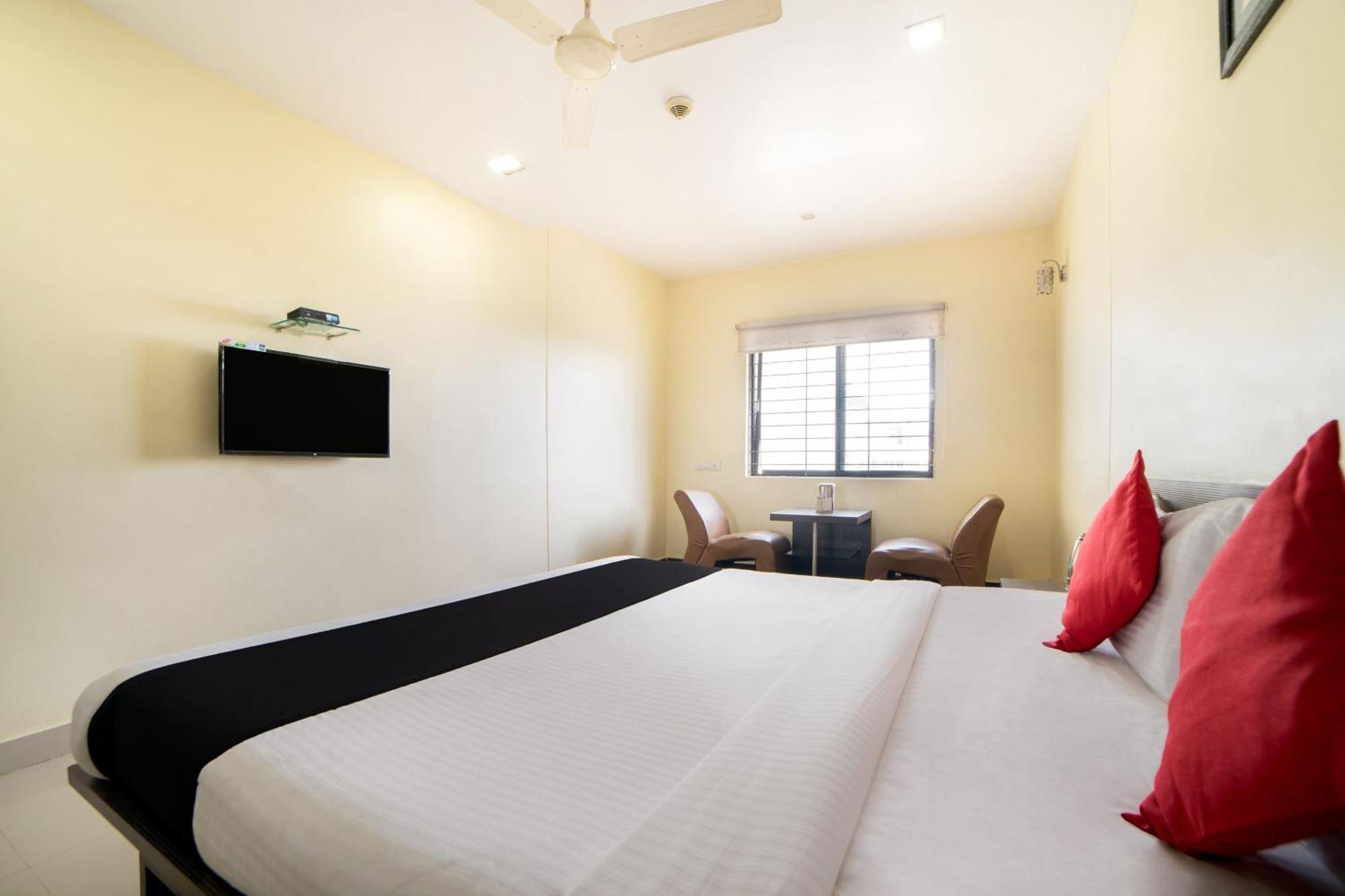 Capital O 62166 Raaga Grand Hyderabad Exterior foto