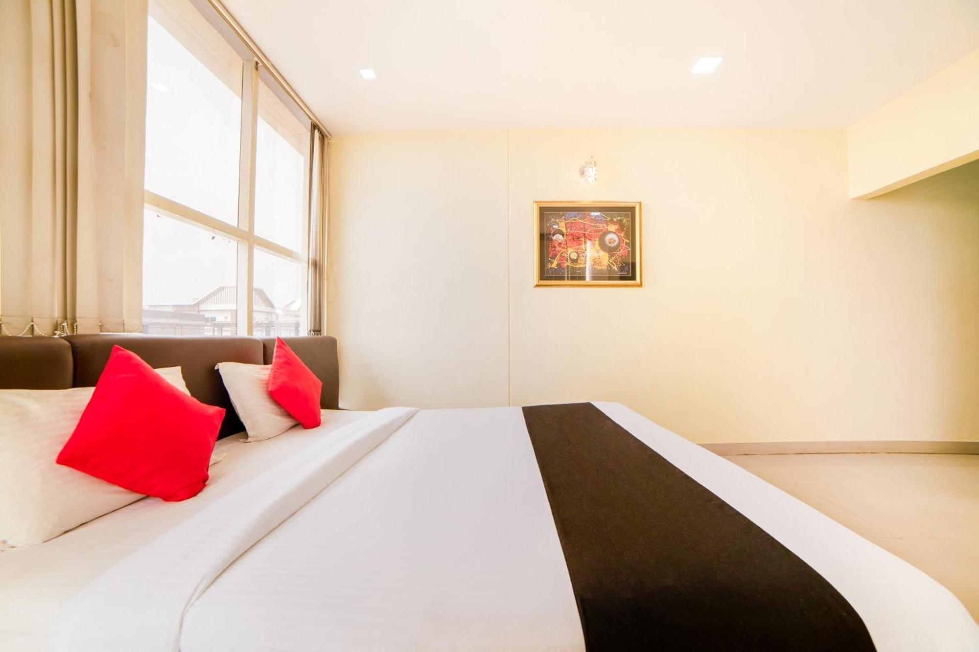 Capital O 62166 Raaga Grand Hyderabad Exterior foto